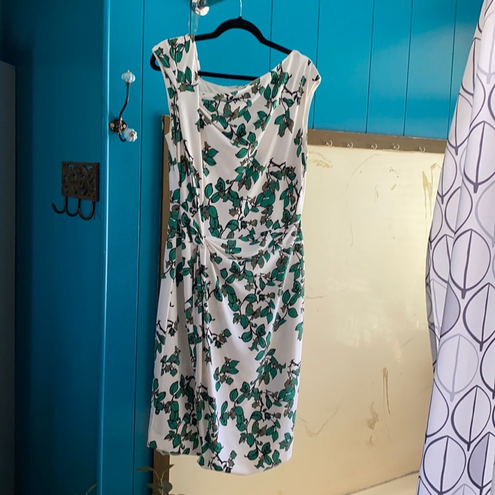 Eva Mendes Curvy Vine Print Dress